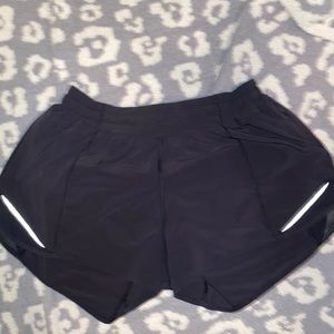 BLACK LULULEMON HOTTY HOT LOW-RISE LINED SHORT 4”